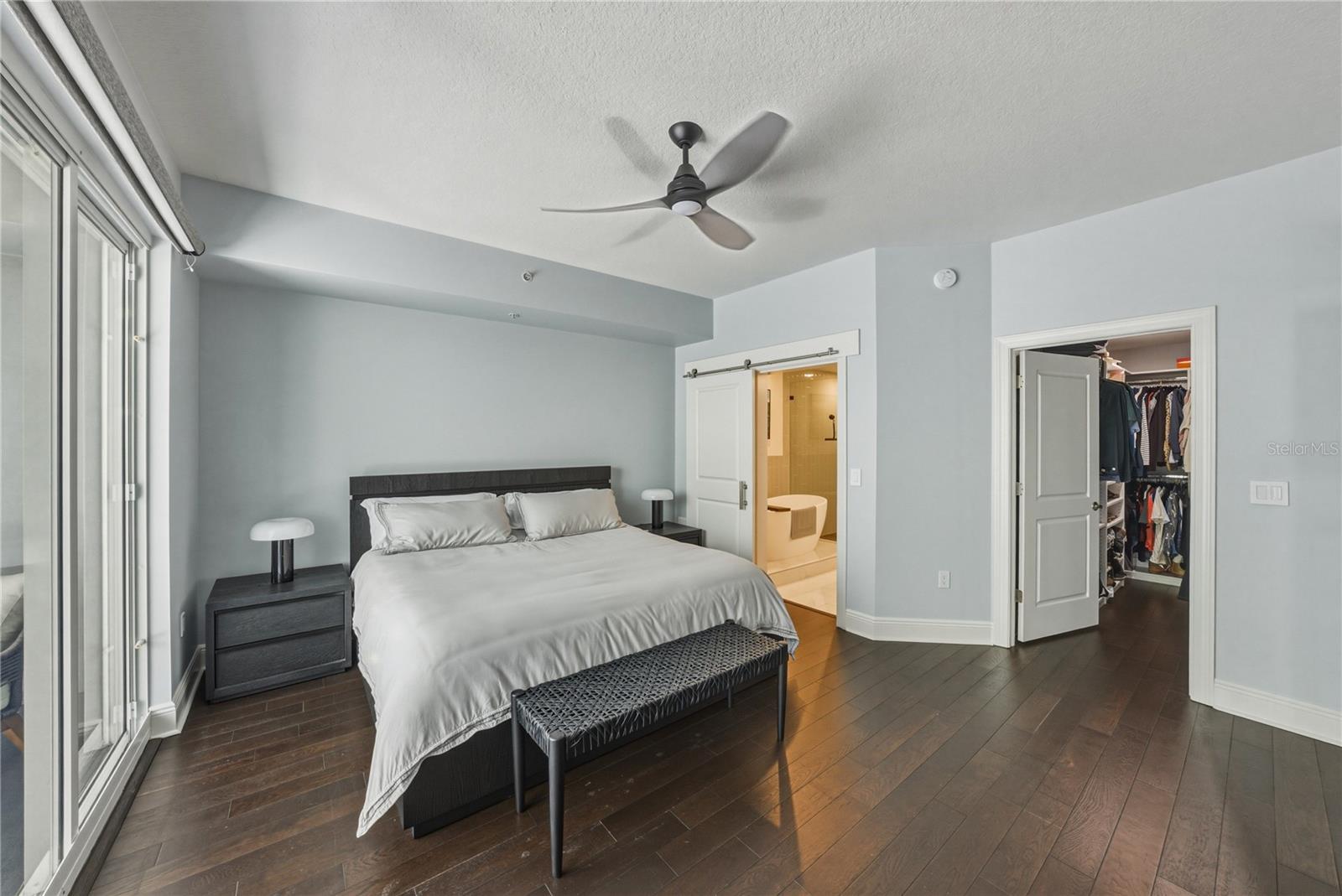 Listing photo id 18 for 1227 Madison Street 504