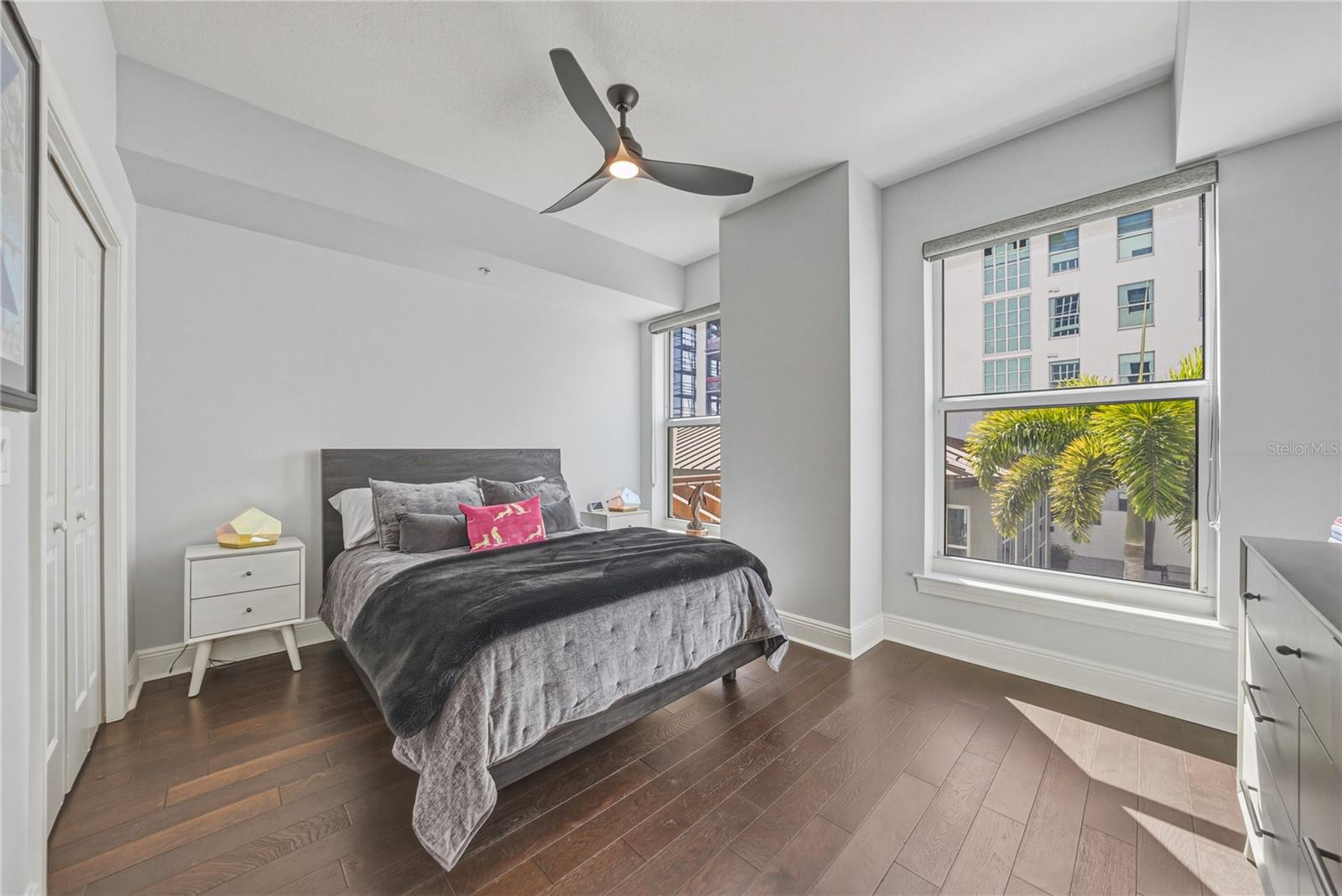 Listing photo id 29 for 1227 Madison Street 504