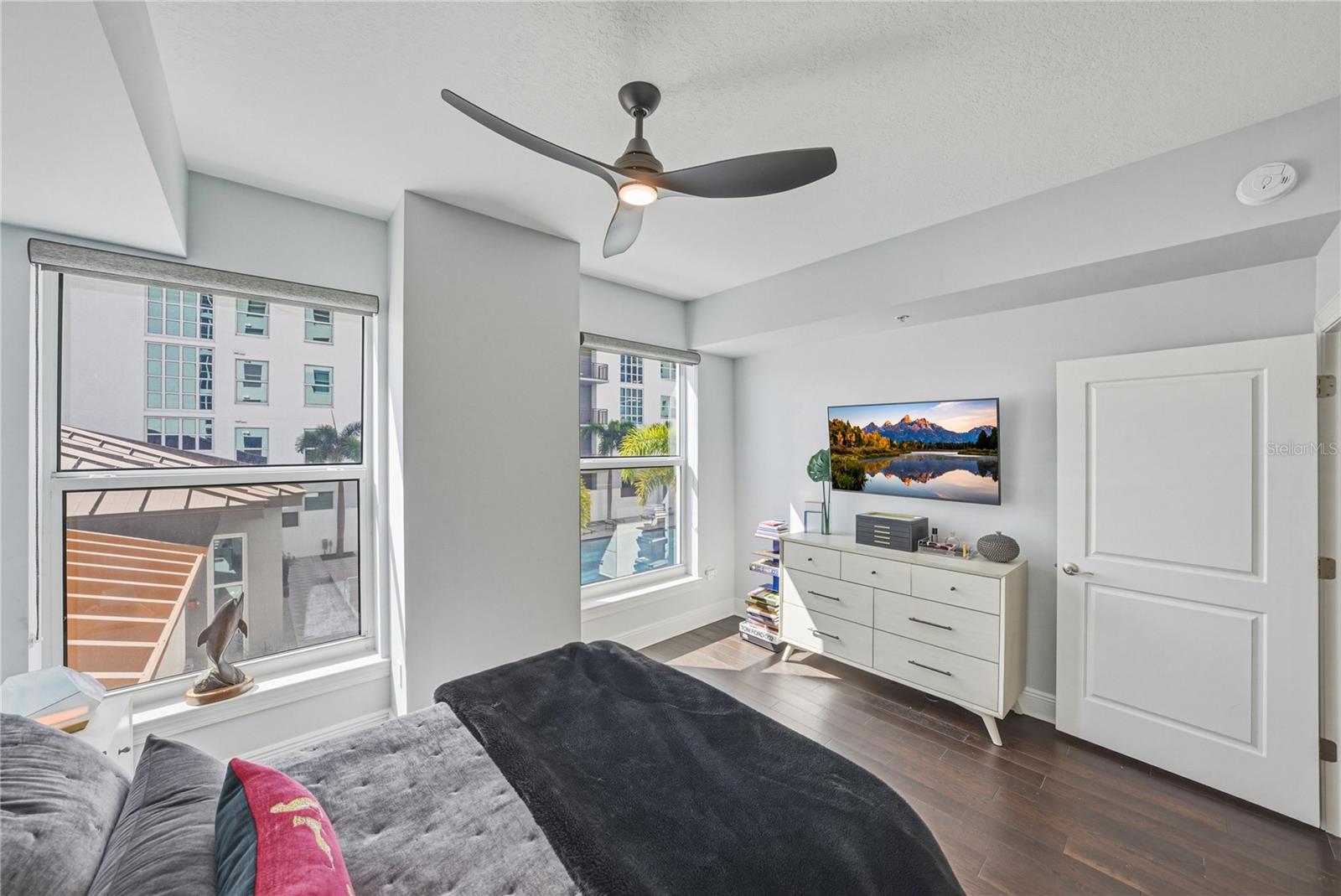 Listing photo id 31 for 1227 Madison Street 504