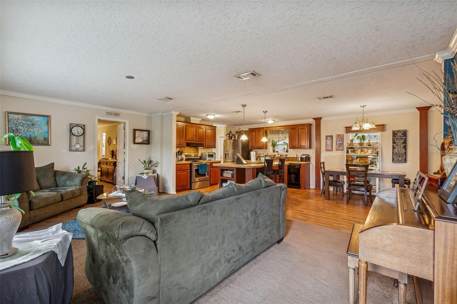 Image 17 of 57 For 27435 Holiday Drive