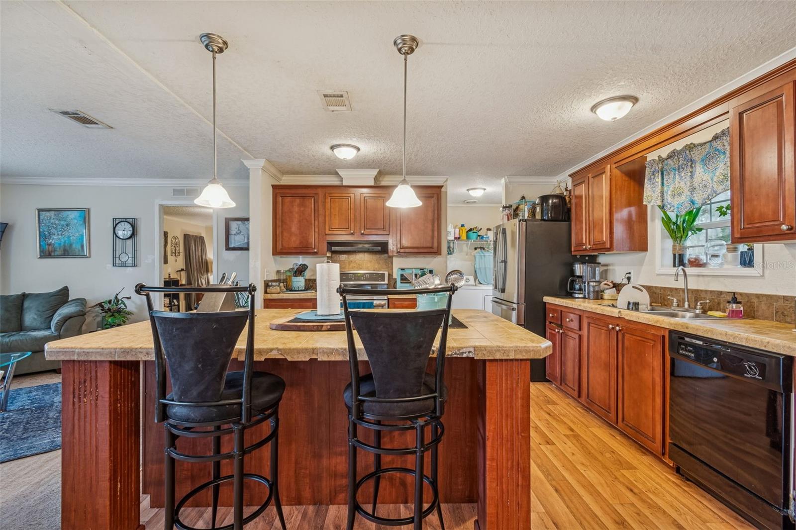 Image 19 of 57 For 27435 Holiday Drive