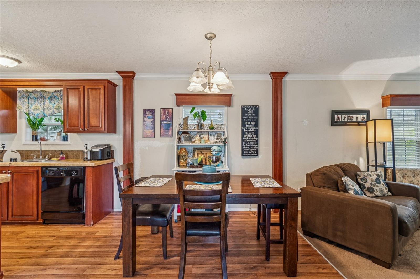 Image 21 of 57 For 27435 Holiday Drive