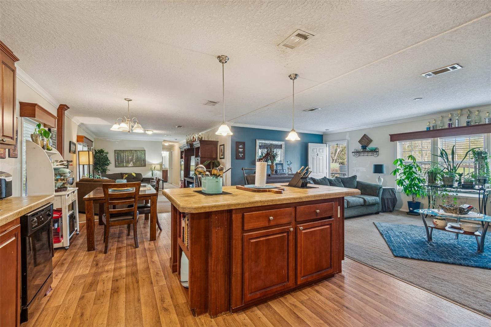 Image 26 of 57 For 27435 Holiday Drive