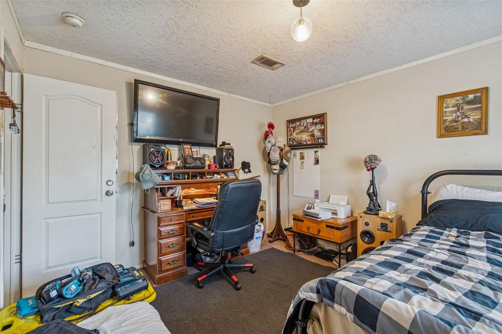 Image 32 of 57 For 27435 Holiday Drive