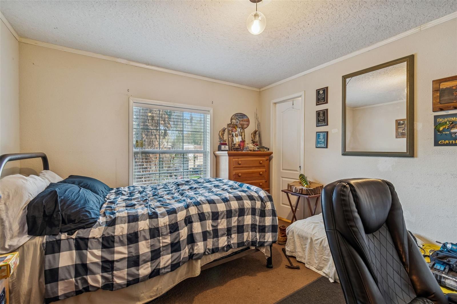 Image 34 of 57 For 27435 Holiday Drive