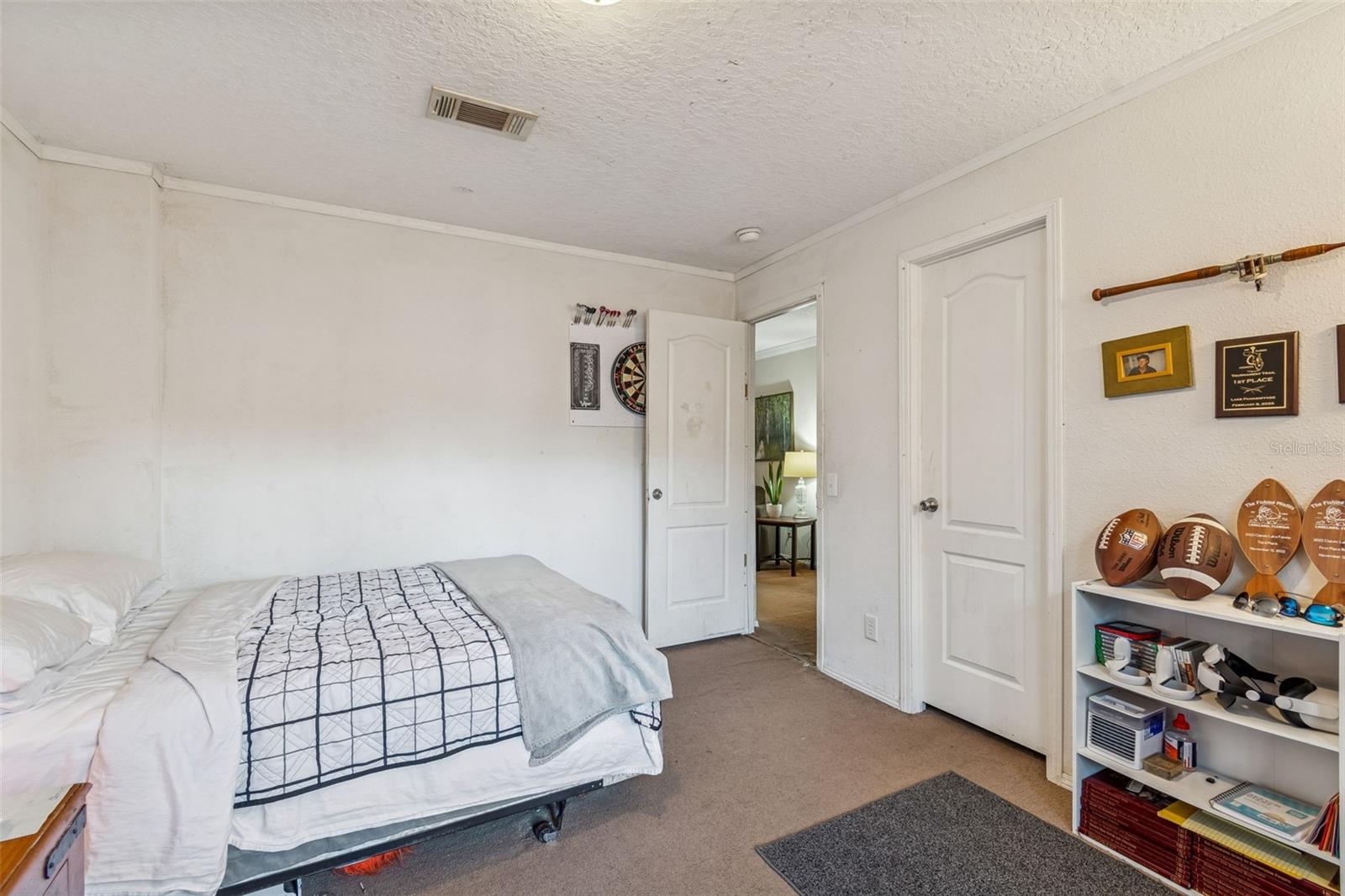 Image 36 of 57 For 27435 Holiday Drive