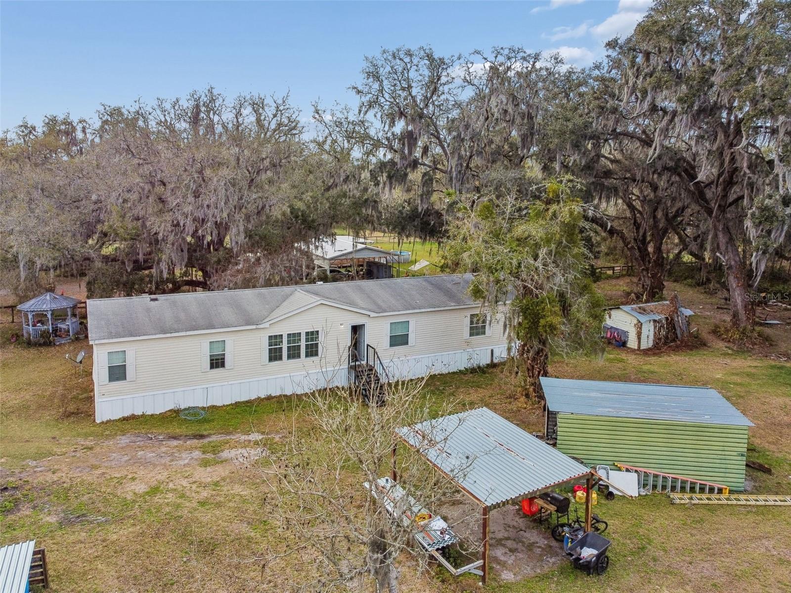 Image 6 of 57 For 27435 Holiday Drive