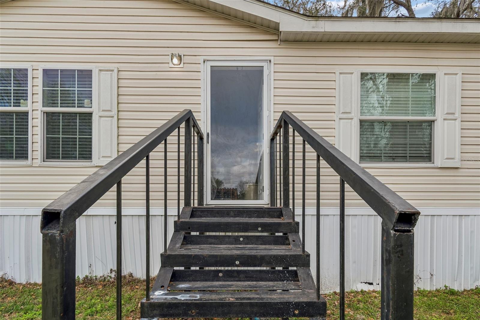 Image 7 of 57 For 27435 Holiday Drive