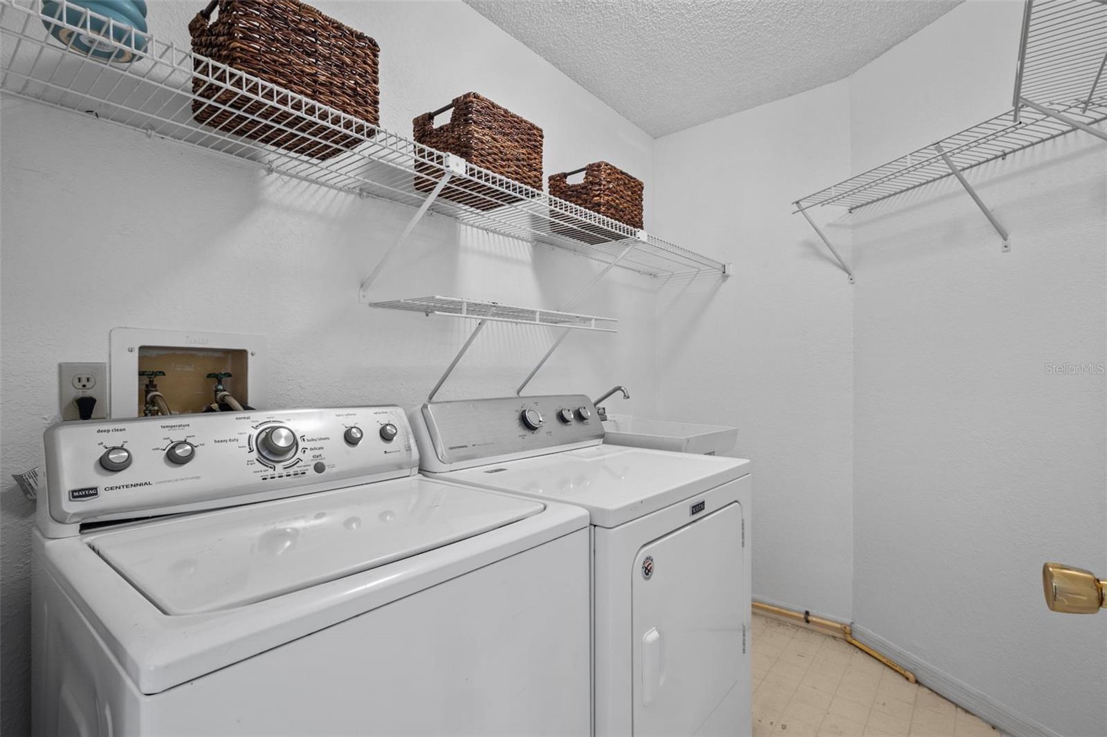 Image 25 of 34 For 2014 Golfview Drive 2014