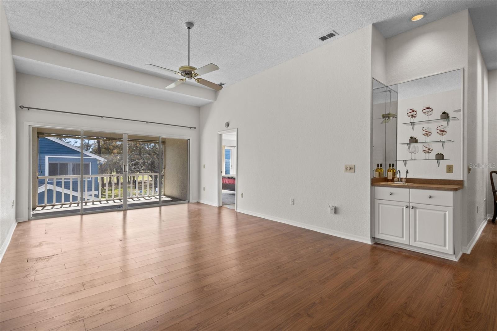 Image 7 of 34 For 2014 Golfview Drive 2014