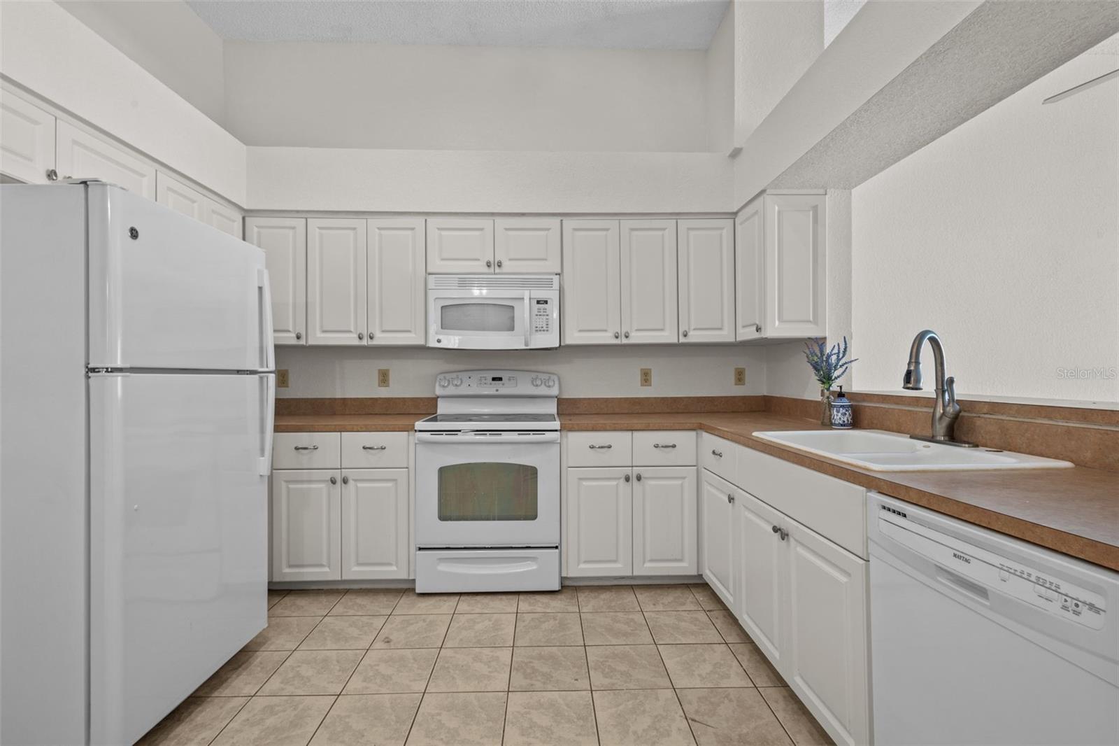 Image 8 of 34 For 2014 Golfview Drive 2014