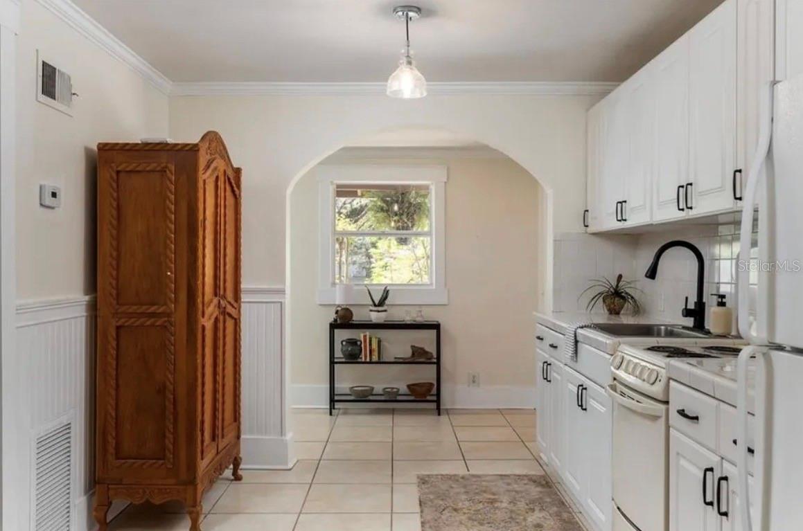 Listing photo id 12 for 236 North Street