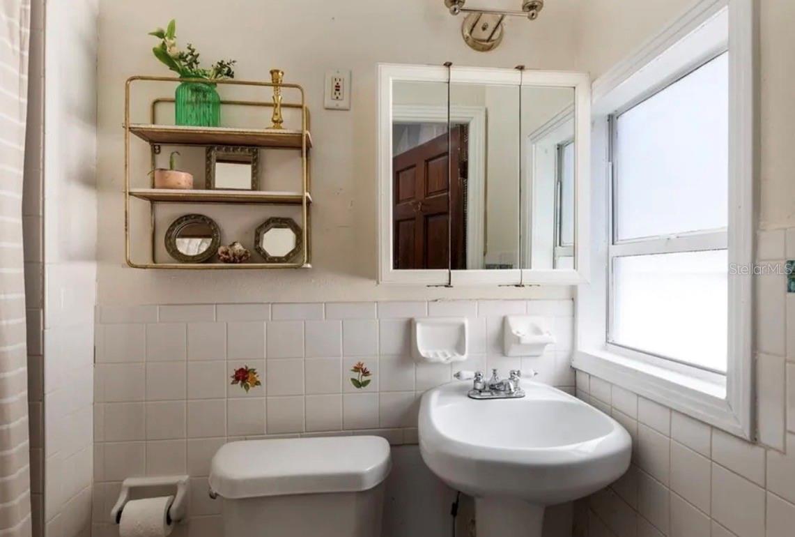 Listing photo id 4 for 236 North Street