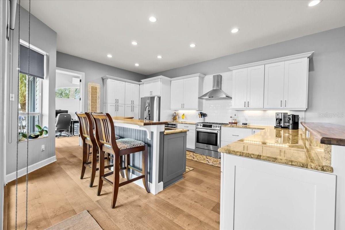 Listing photo id 18 for 8117 Brighton Drive