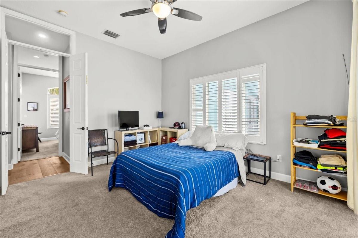 Listing photo id 40 for 8117 Brighton Drive