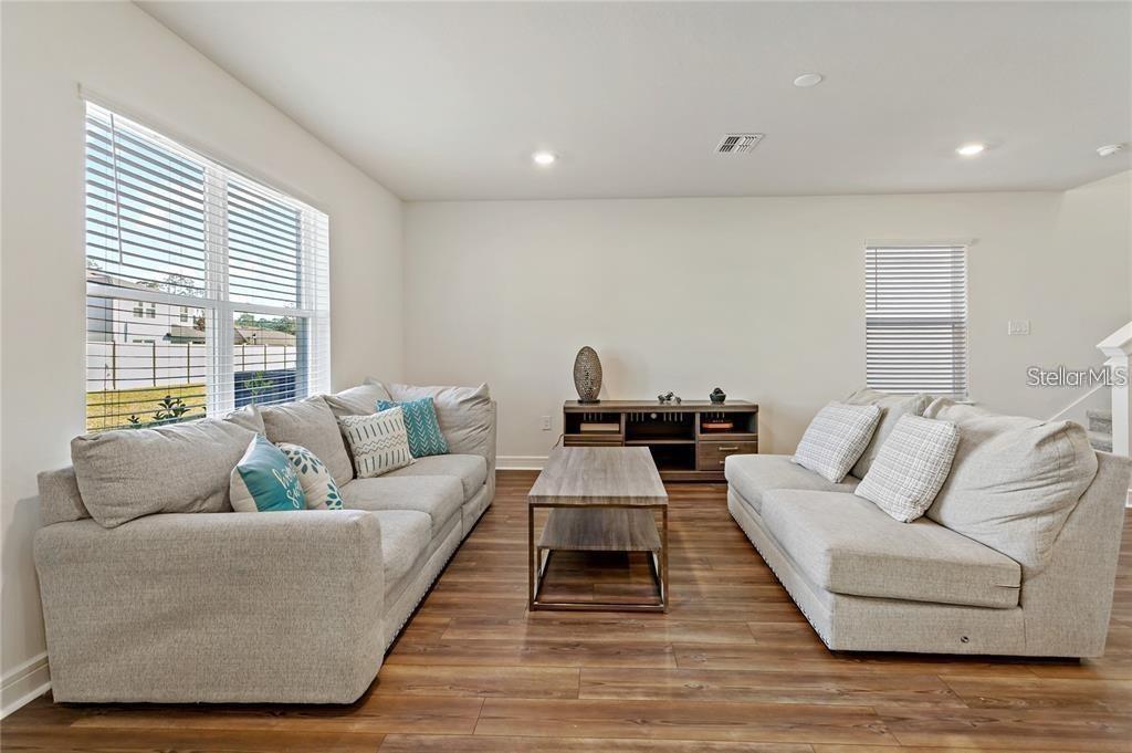 Image 13 of 32 For 30555 Thunderbird Drive