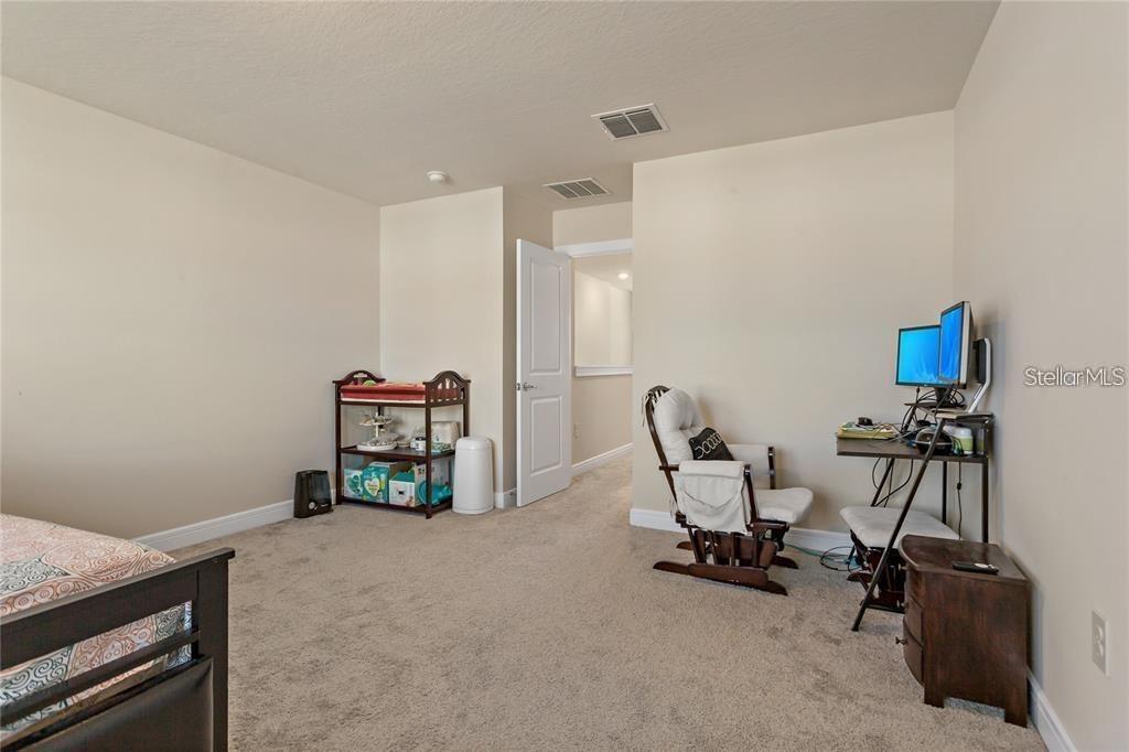 Image 22 of 32 For 30555 Thunderbird Drive