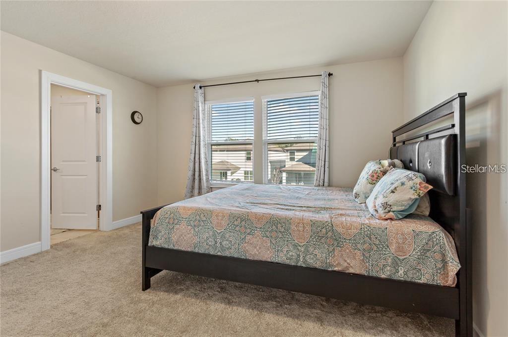 Image 23 of 32 For 30555 Thunderbird Drive