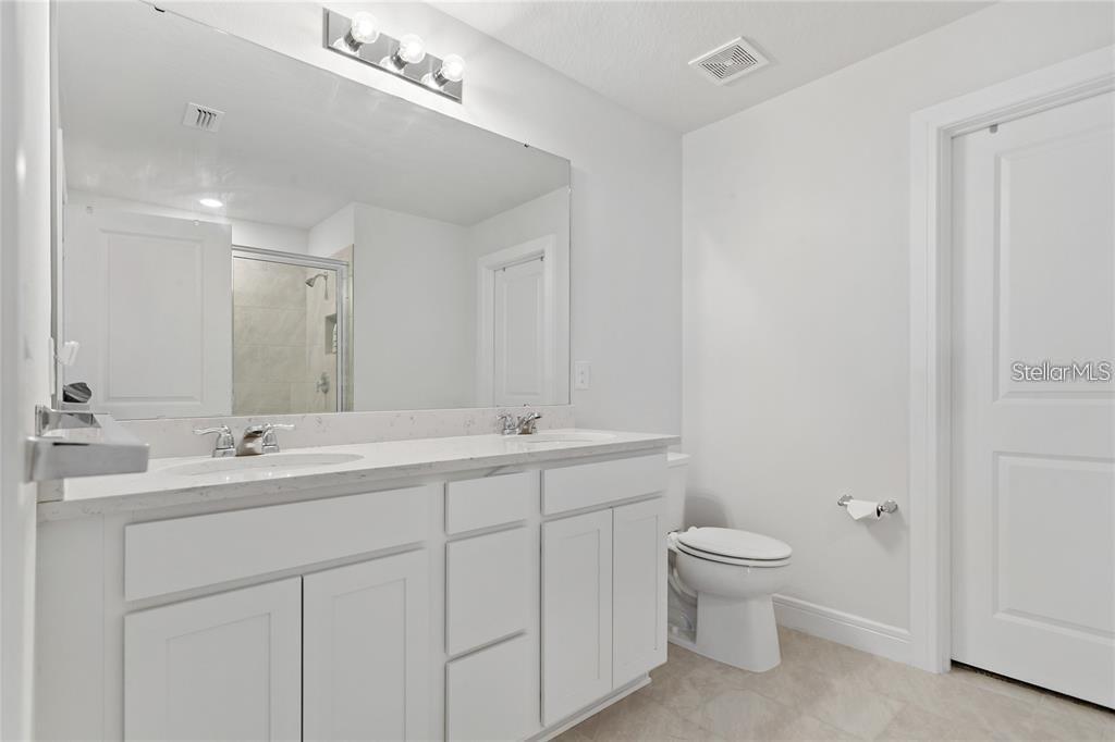 Image 25 of 32 For 30555 Thunderbird Drive