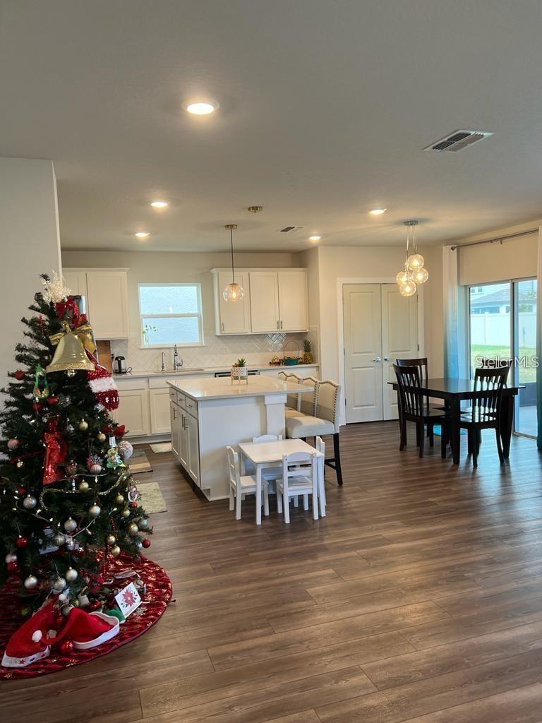 Image 3 of 32 For 30555 Thunderbird Drive