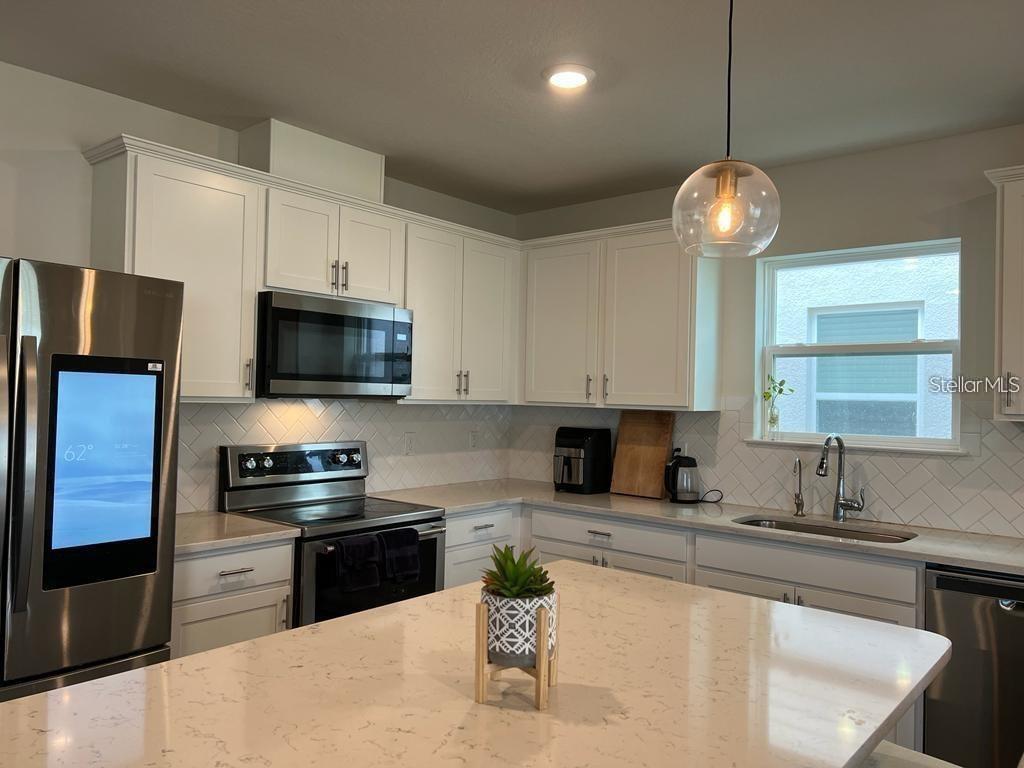 Image 8 of 32 For 30555 Thunderbird Drive