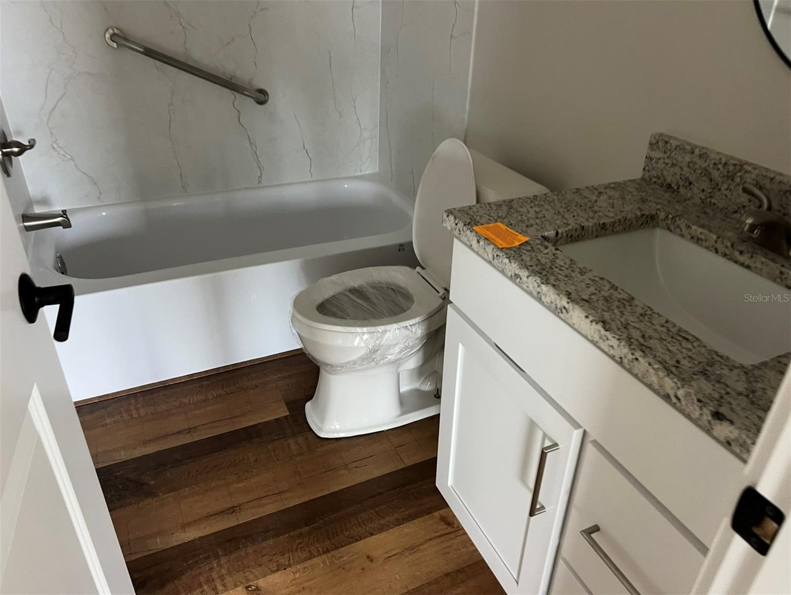 Image 6 of 14 For 2290 Aaron Street 209