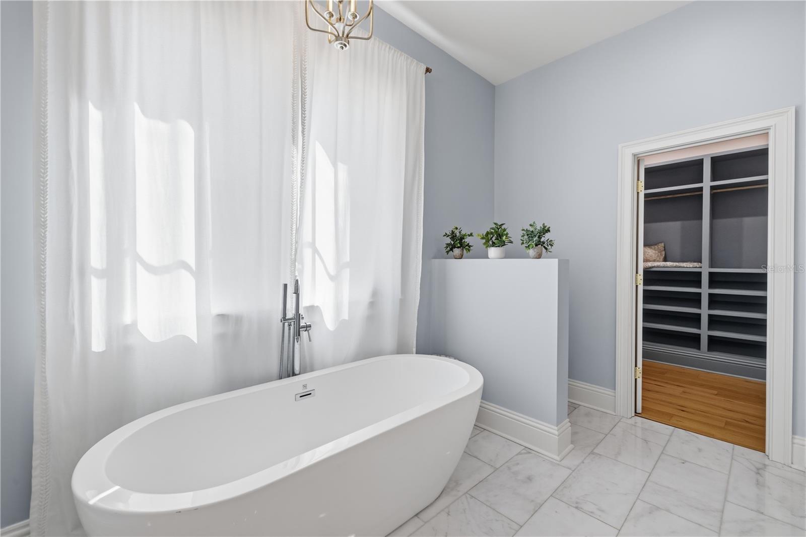 Image 28 of 65 For 807 West Street