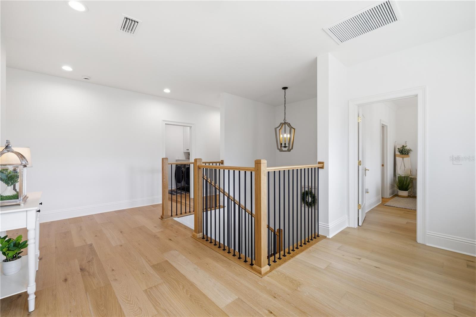 Image 33 of 65 For 807 West Street