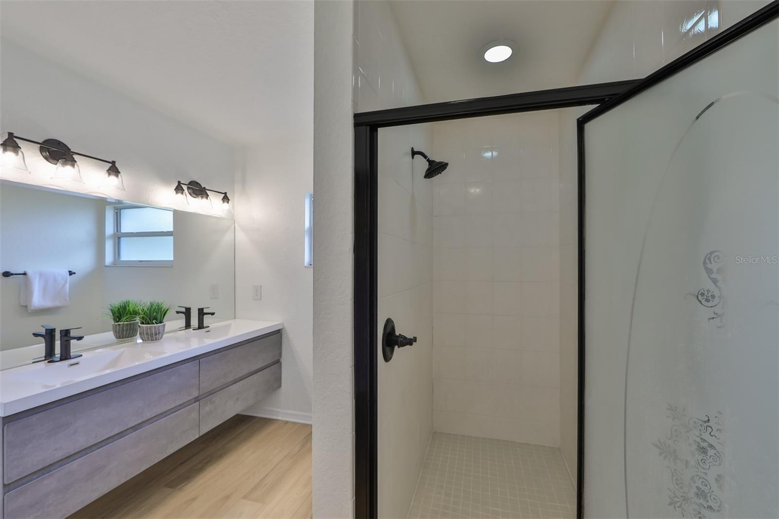 Image 17 of 31 For 6145 1st Avenue N