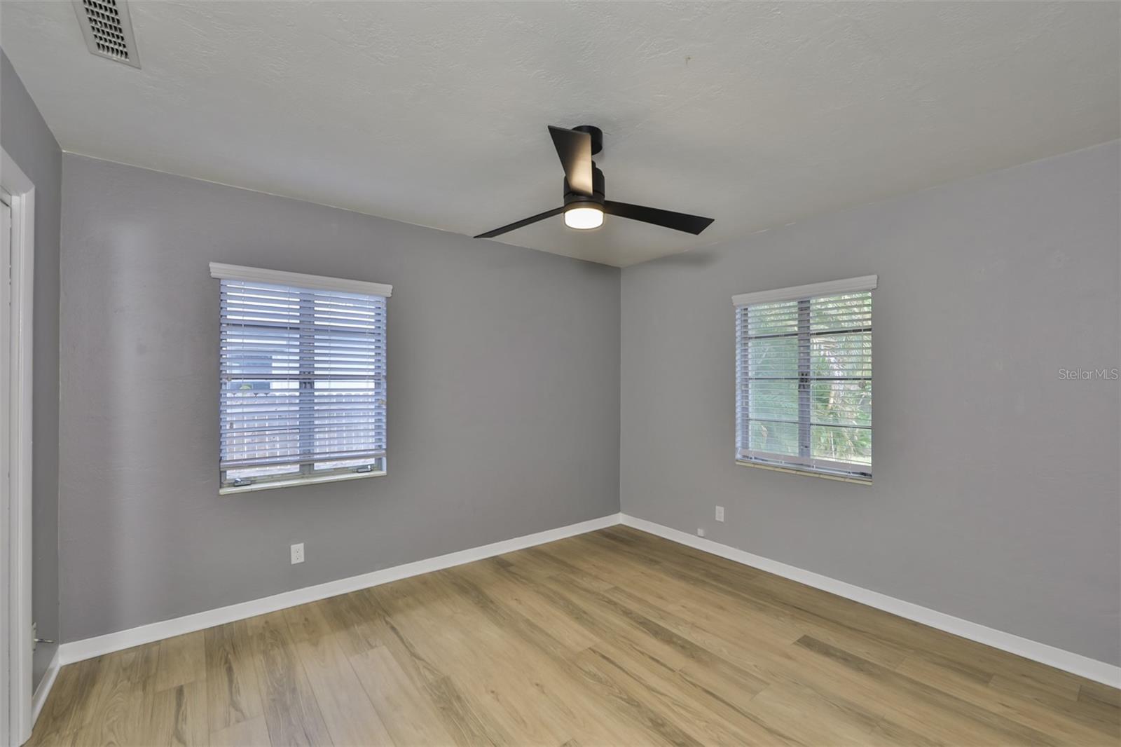 Image 23 of 31 For 6145 1st Avenue N