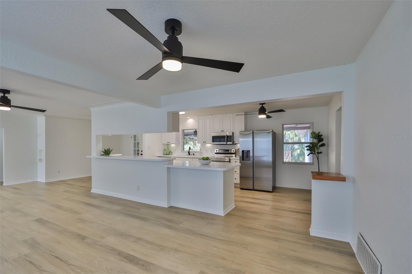 Image 5 of 31 For 6145 1st Avenue N