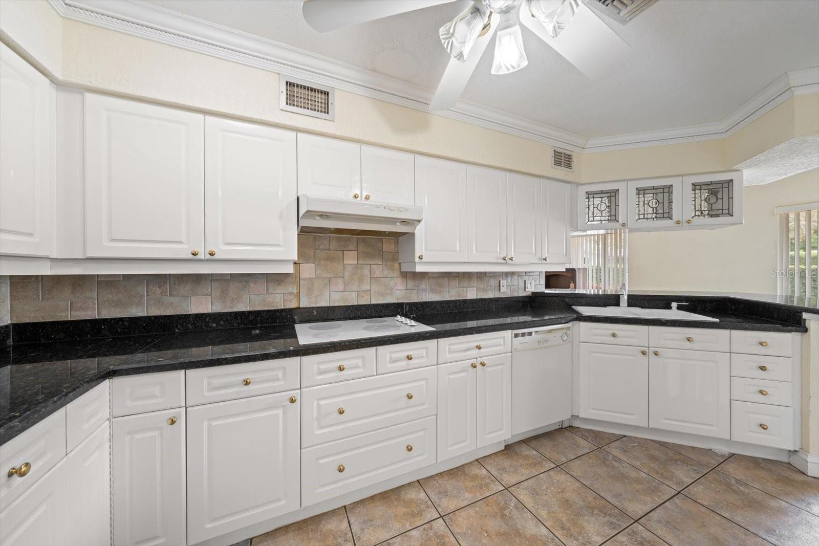 Image 10 of 48 For 230 Garden Circle