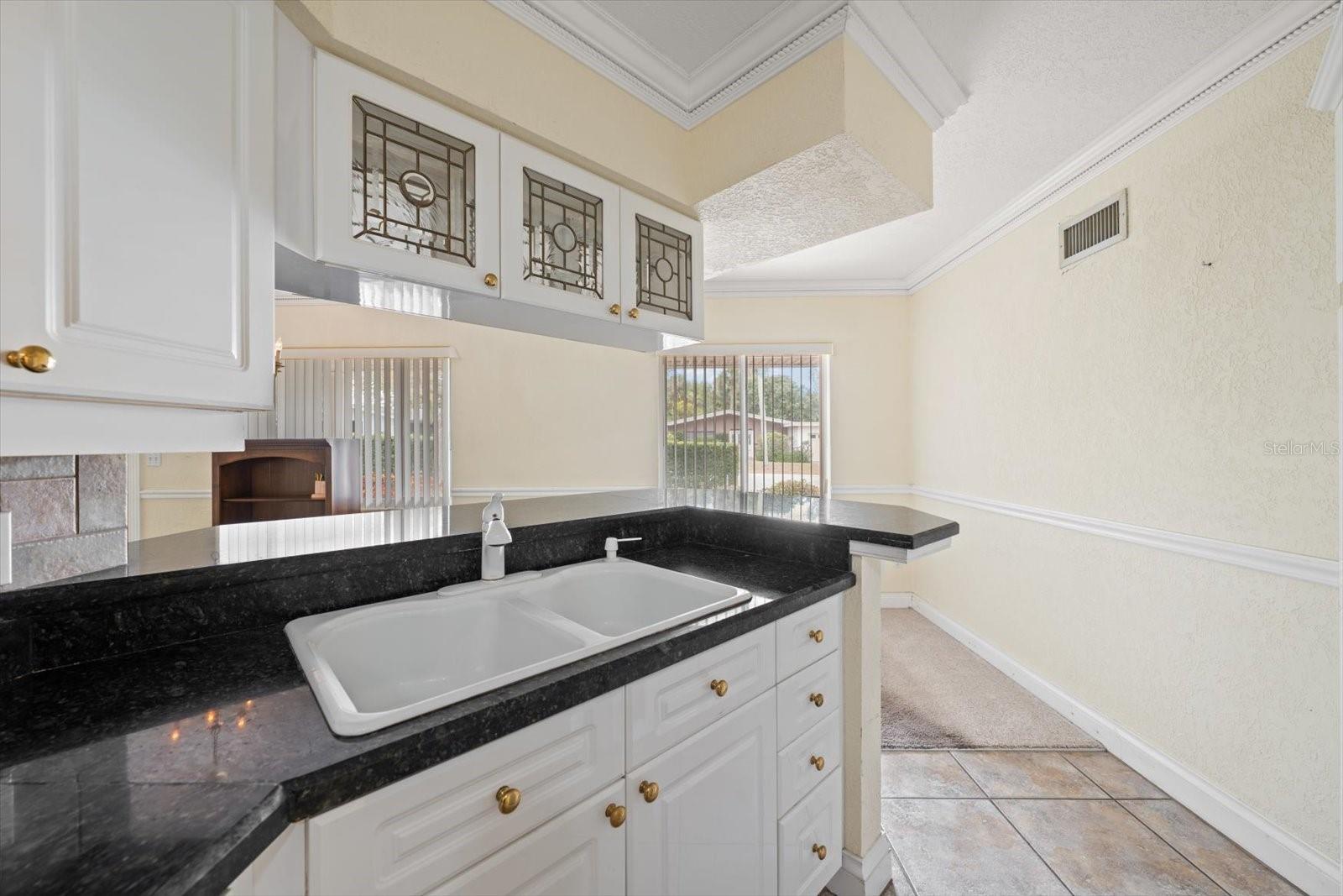 Image 11 of 48 For 230 Garden Circle