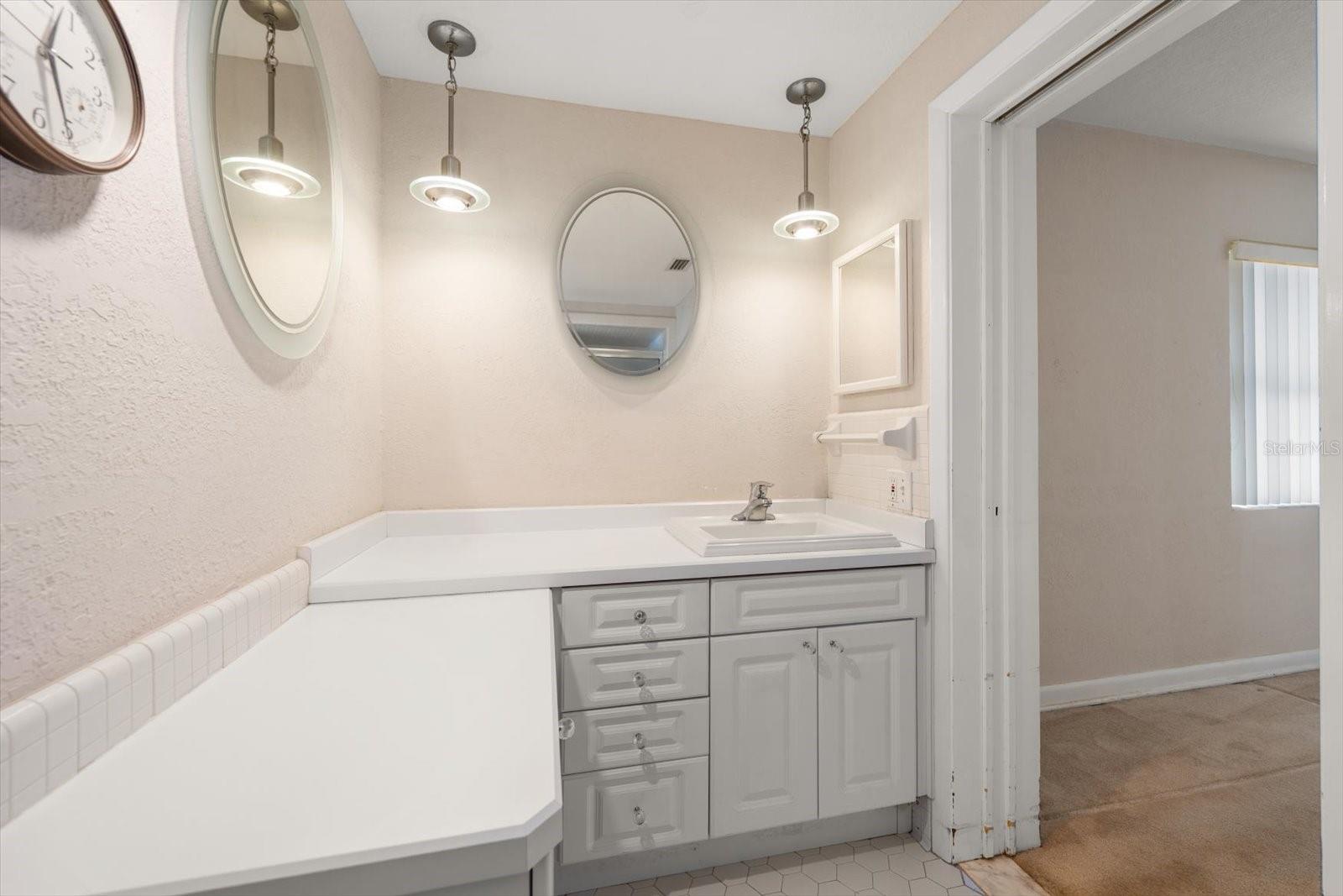 Image 21 of 48 For 230 Garden Circle