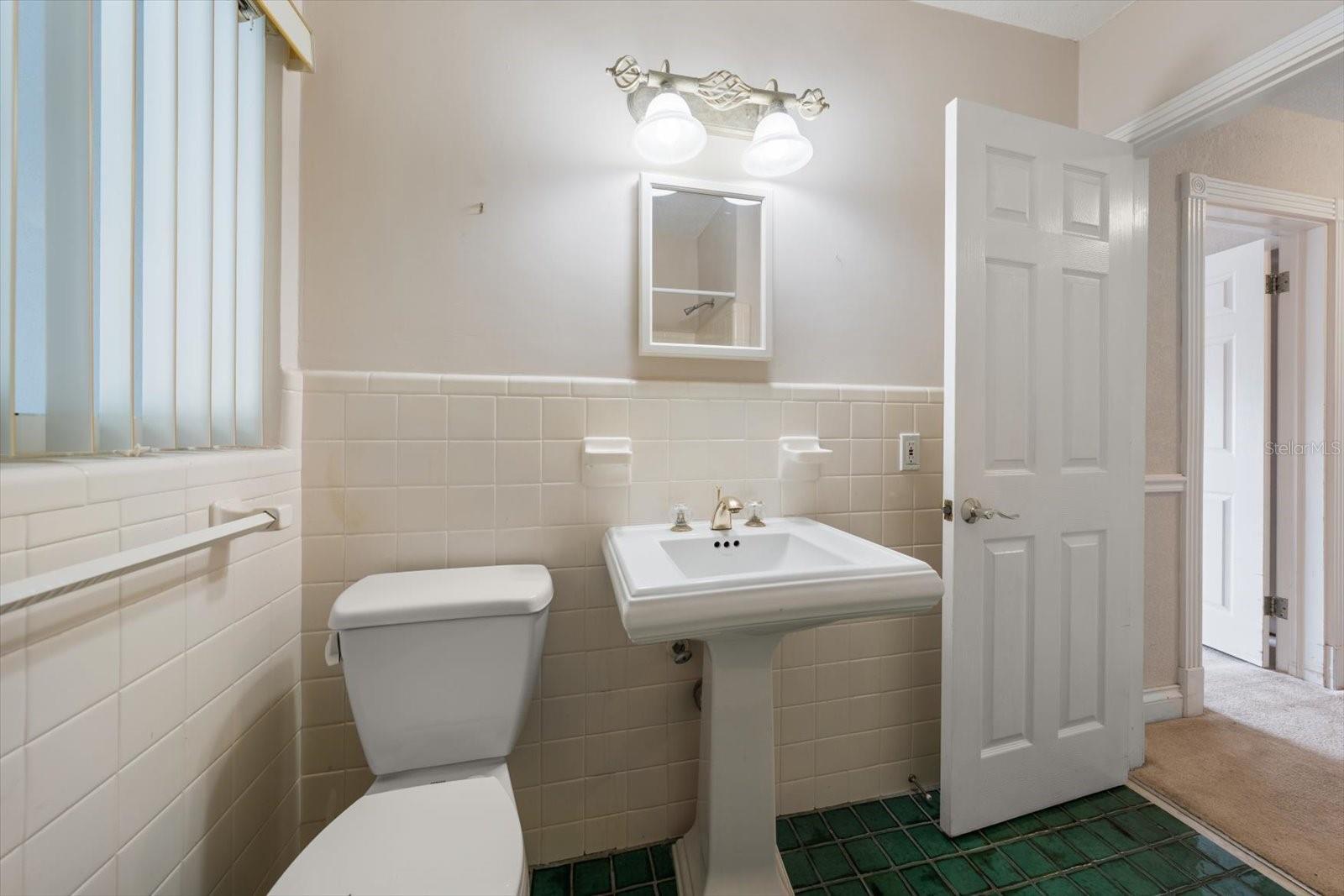 Image 24 of 48 For 230 Garden Circle