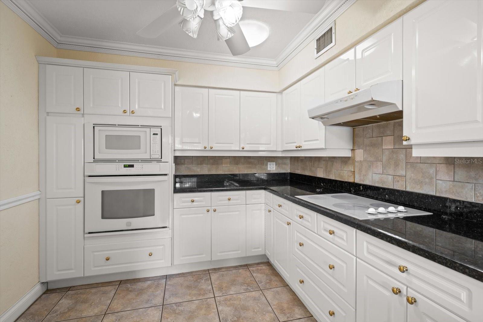 Image 9 of 48 For 230 Garden Circle