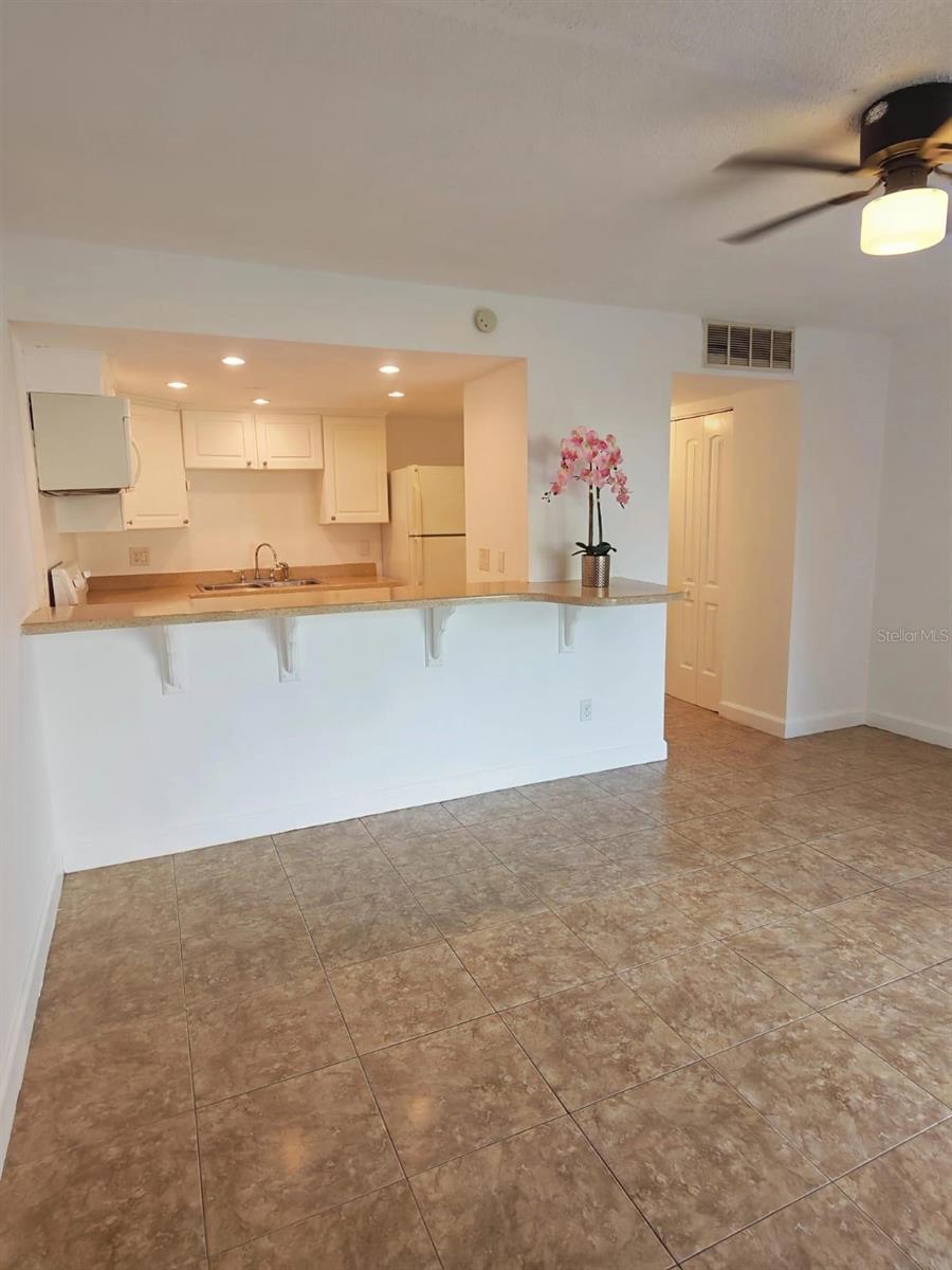 Image 20 of 25 For 5820 Church Avenue 112