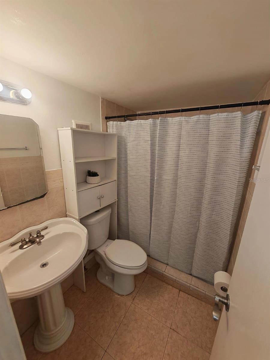 Image 9 of 25 For 5820 Church Avenue 112