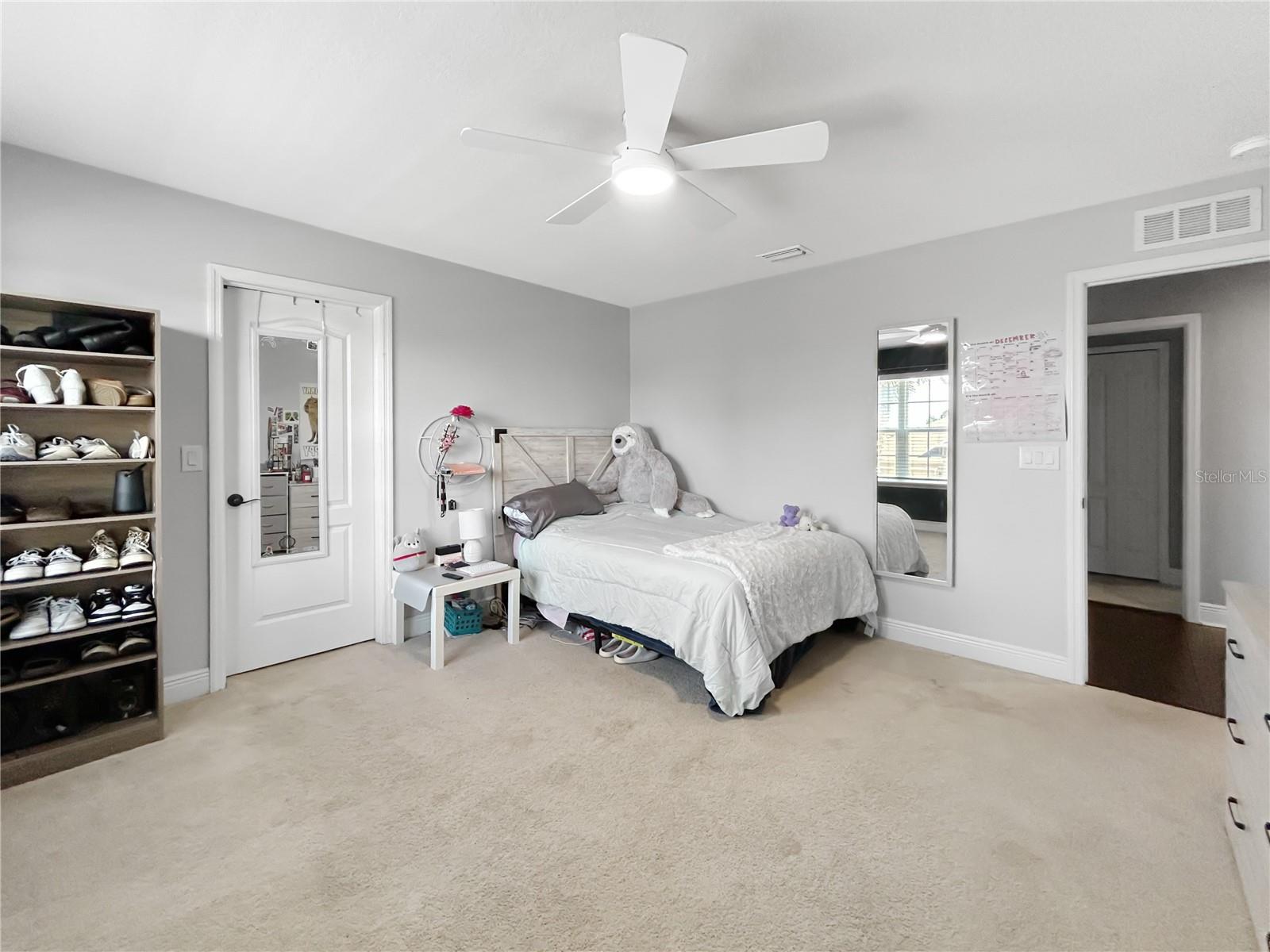 Image 33 of 45 For 11622 Lake Lucaya Drive