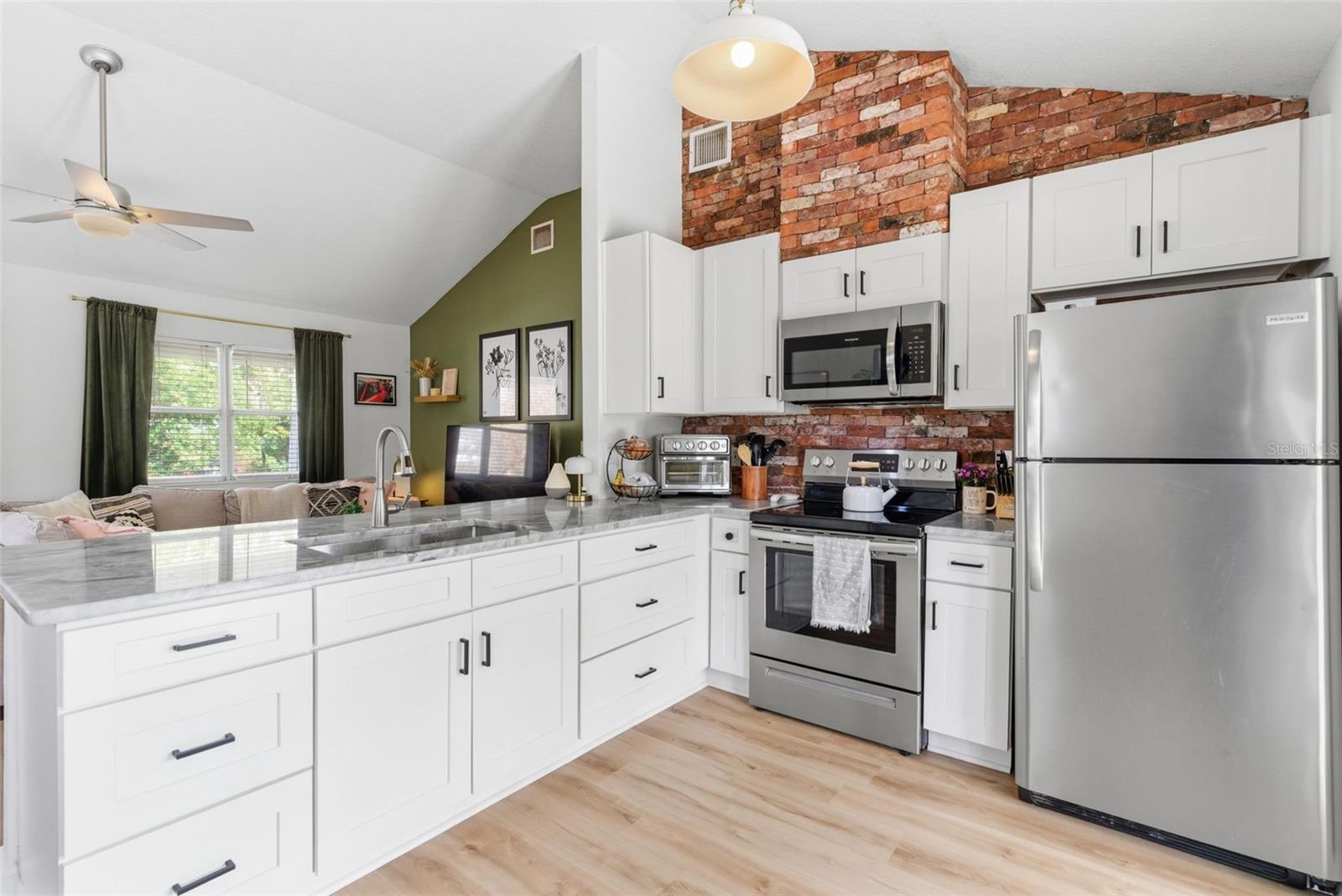 Image 12 of 46 For 110 Cayuga Street