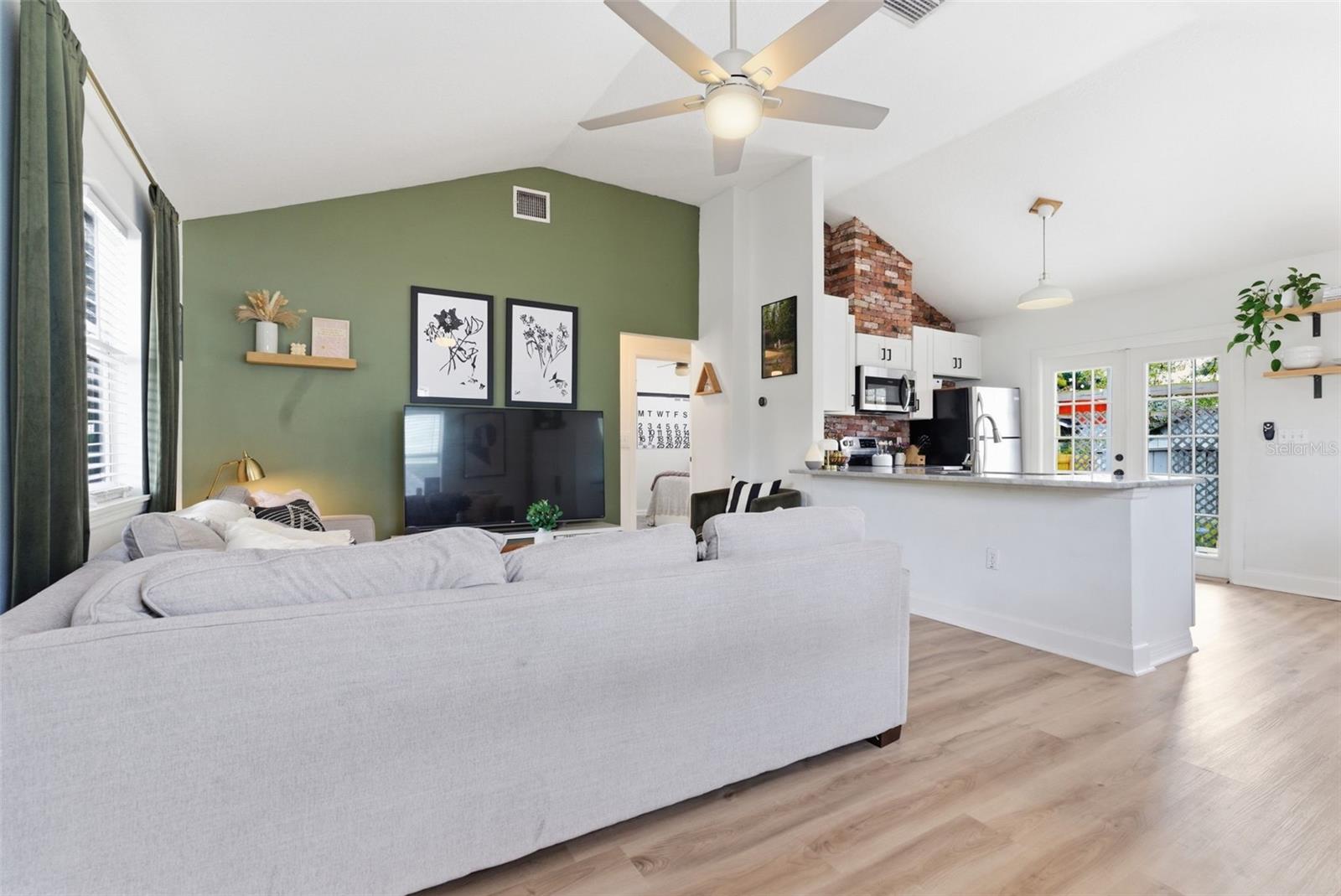 Image 6 of 46 For 110 Cayuga Street