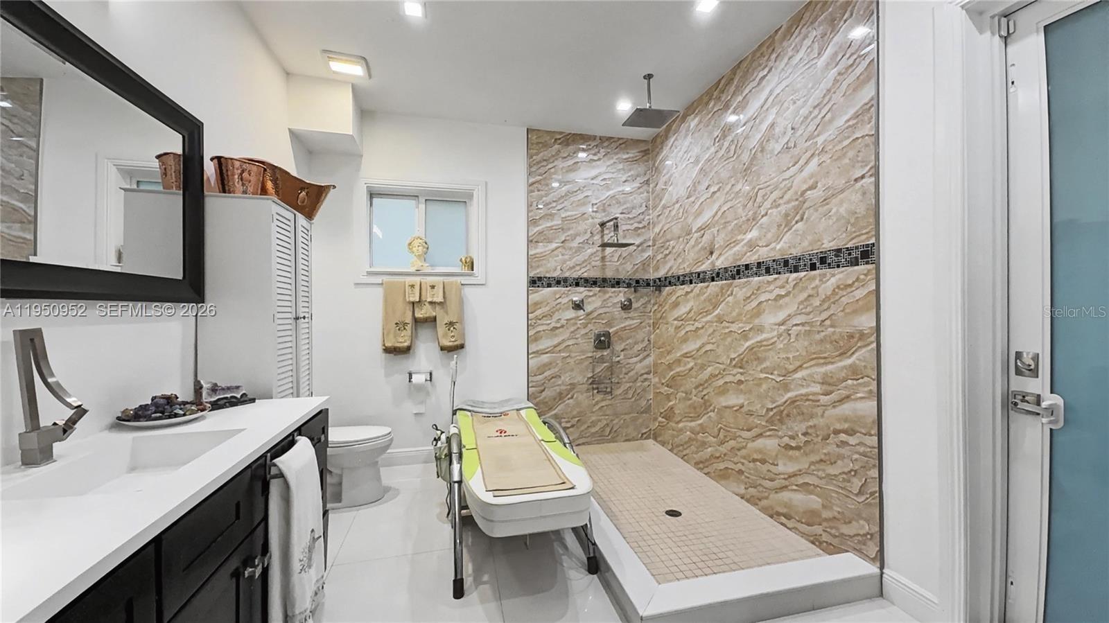 Image 17 of 28 For 34 Seagate Beach Unit #34