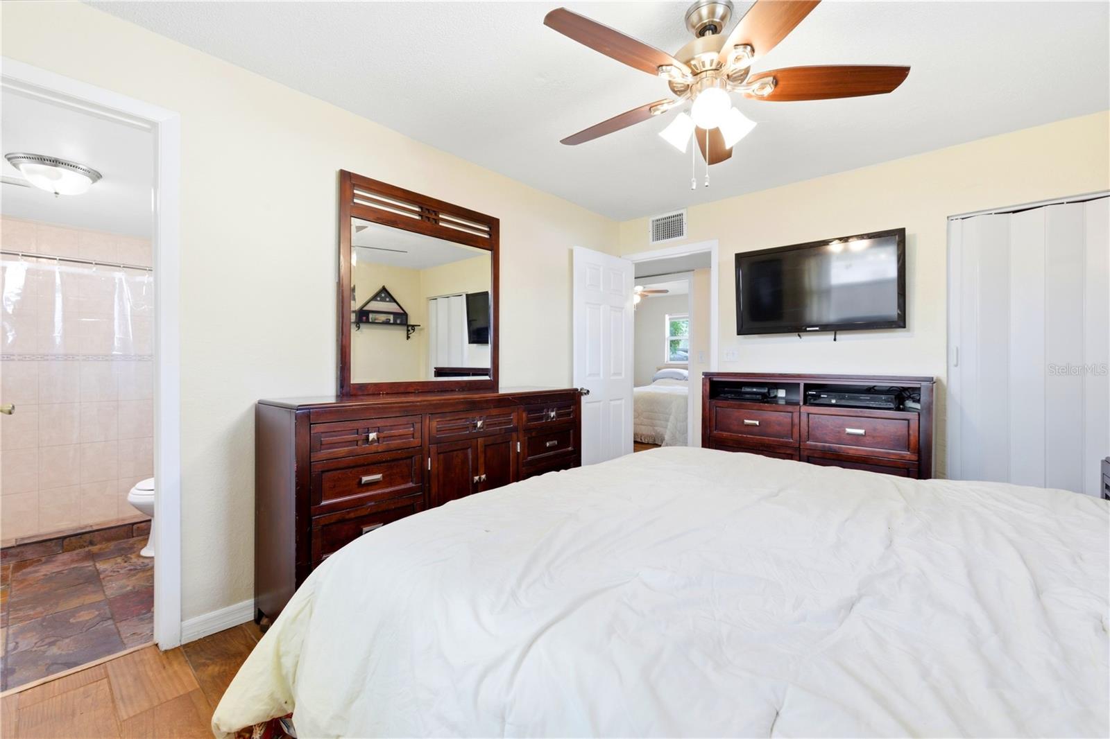 Image 16 of 37 For 10776 124th Avenue N