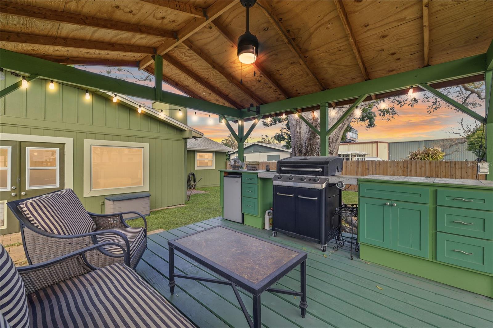 Image 2 of 37 For 10776 124th Avenue N