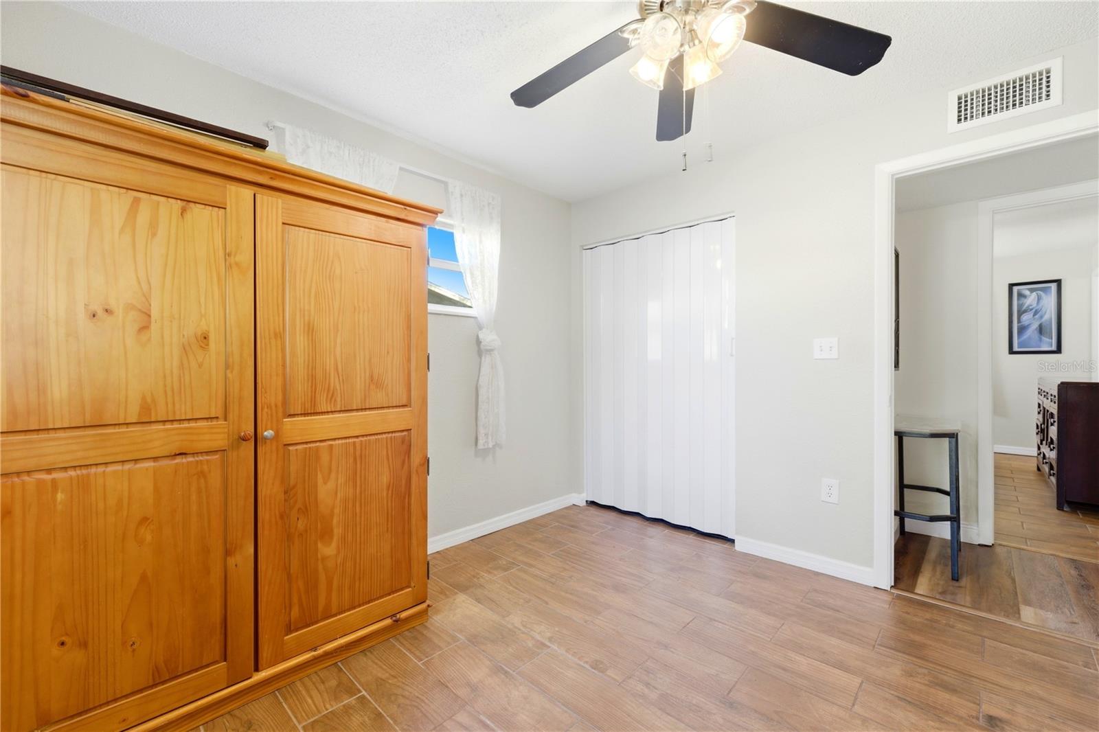 Image 25 of 37 For 10776 124th Avenue N