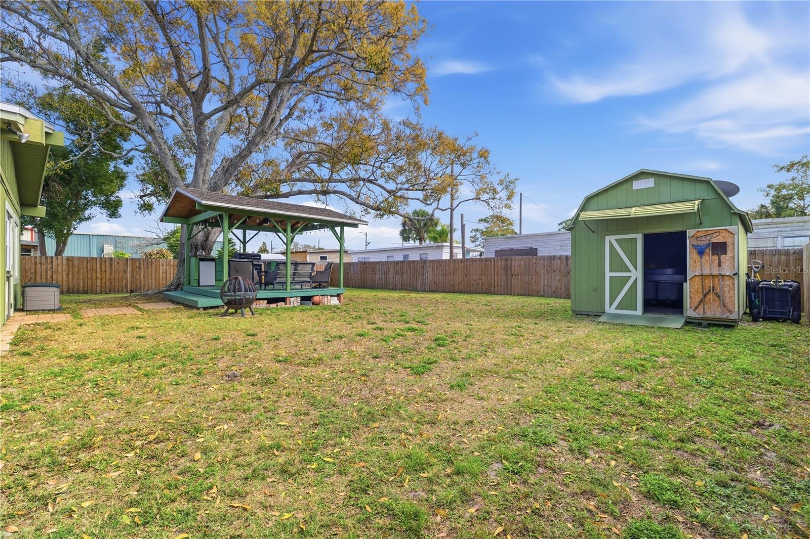 Image 26 of 37 For 10776 124th Avenue N