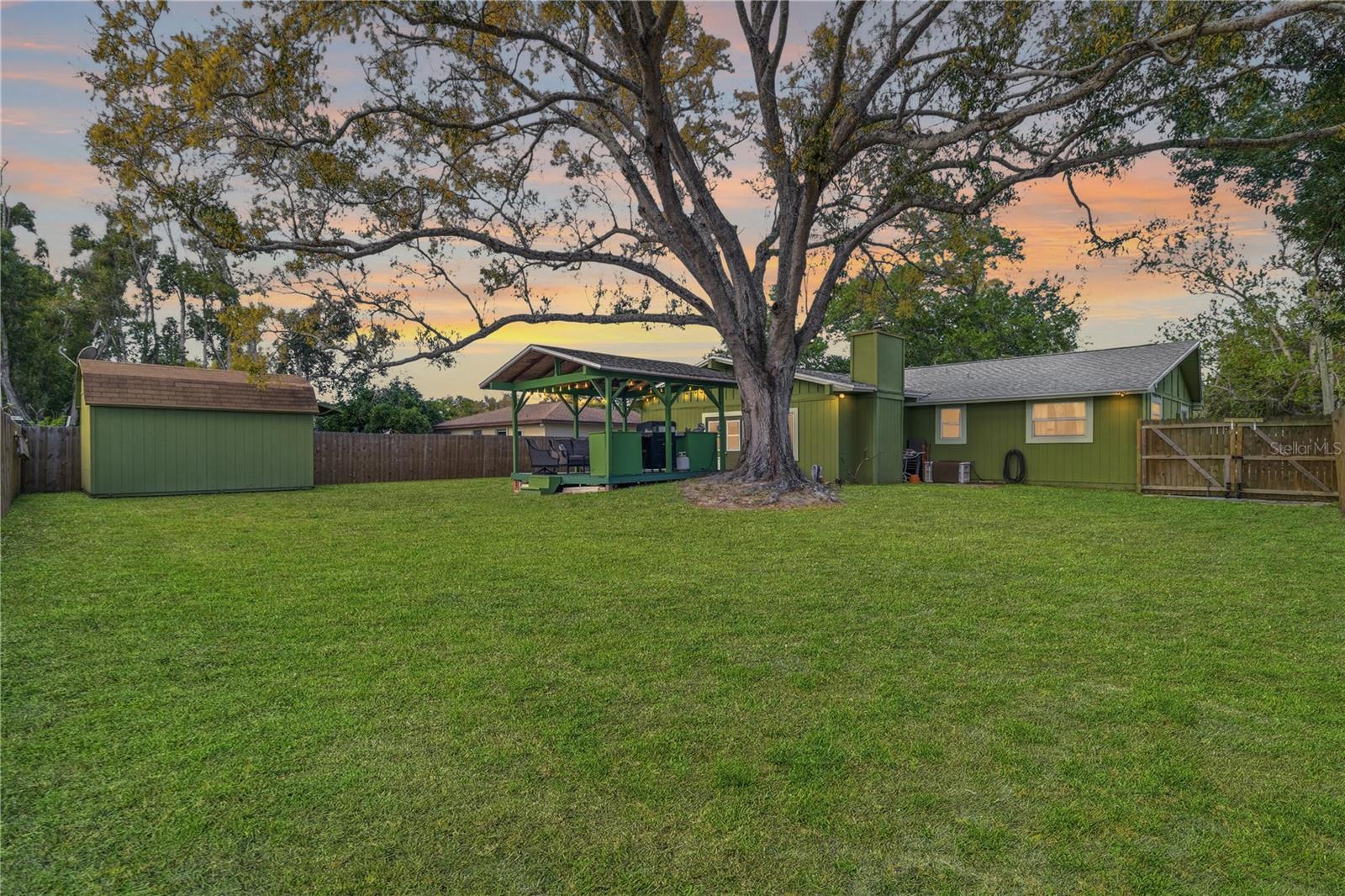 Image 27 of 37 For 10776 124th Avenue N