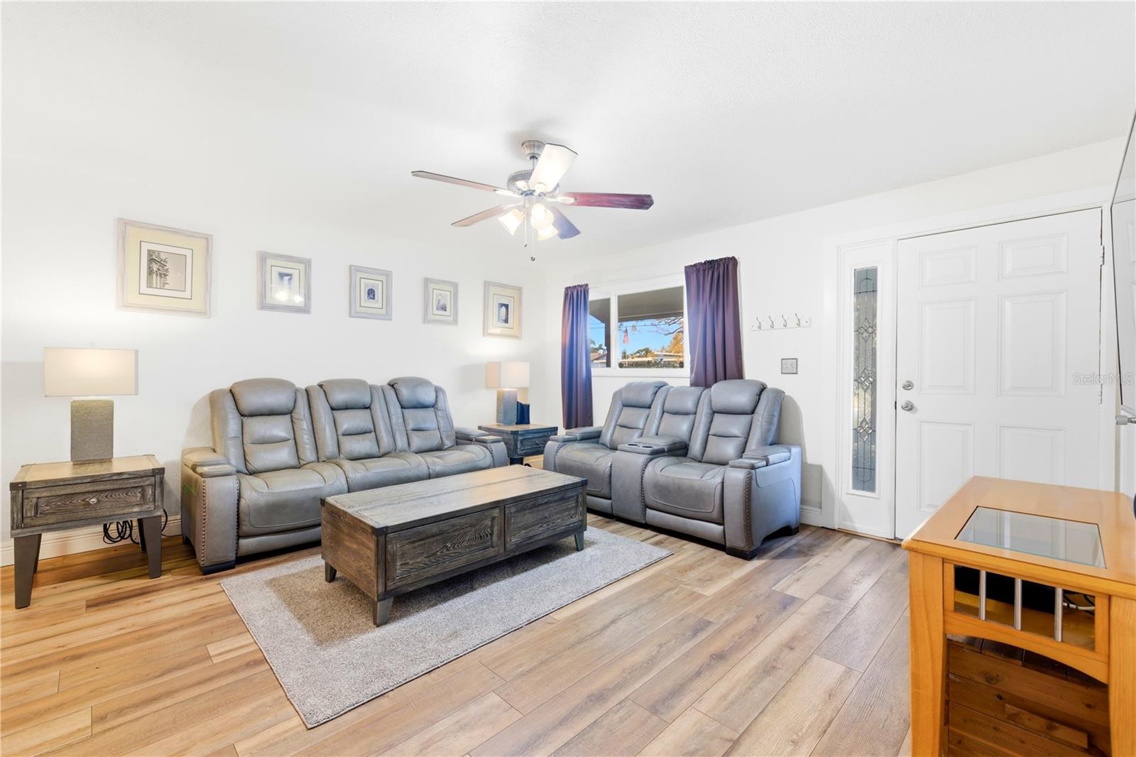 Image 4 of 37 For 10776 124th Avenue N