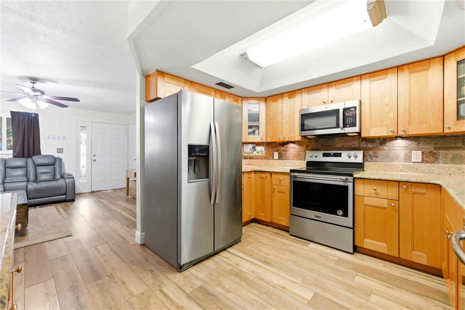 Image 9 of 37 For 10776 124th Avenue N