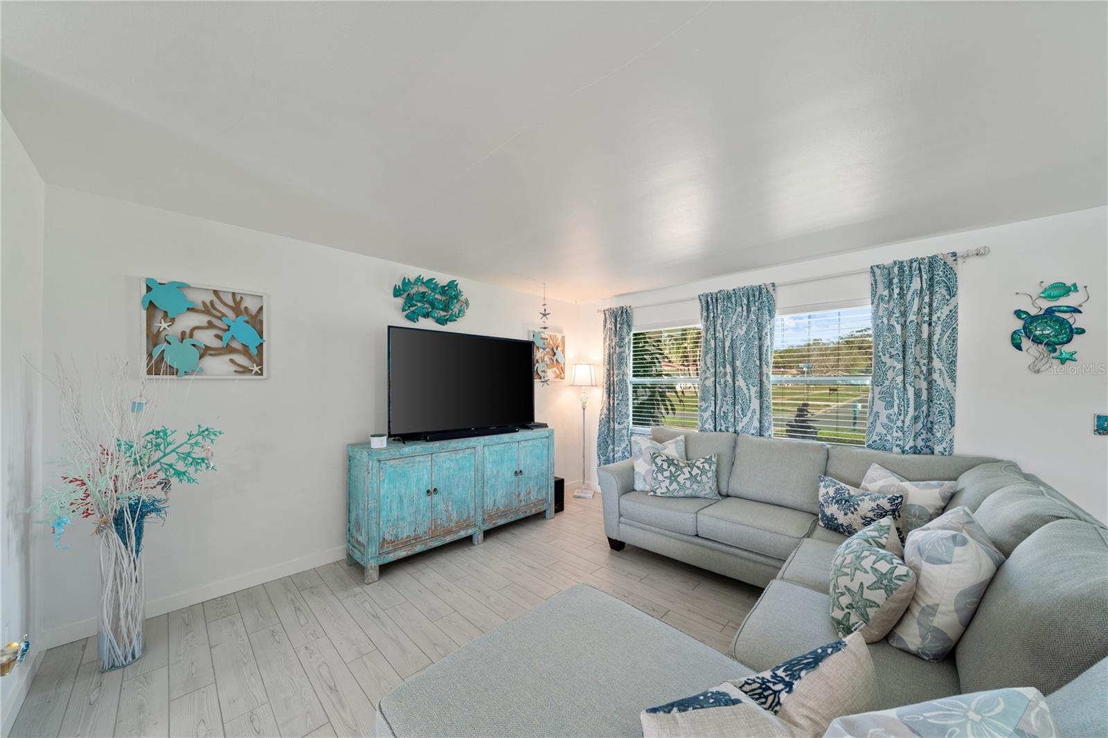 Image 7 of 69 For 632 Shore Drive